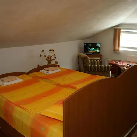 Perla Guest house *