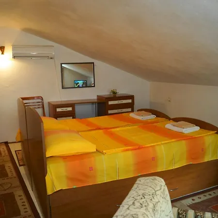 Perla Guest house *